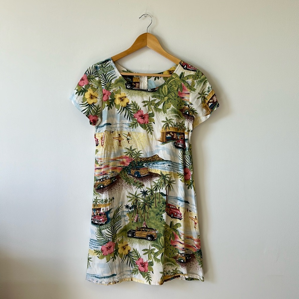 Vintage Hawaiian aloha print mini dress